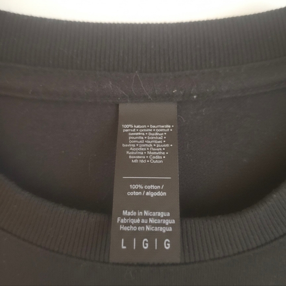 Black and Gold Graphic T-Shirt - Picture 3 of 3